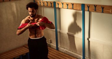 محمد صلاح ينشر صورة له بقميص المنتخب الوطنى عبر حسابه على "تويتر"