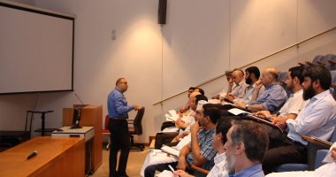 التطوير المهنى المستمر للأكاديميين فى ندوة بجامعة السلطان قابوس
