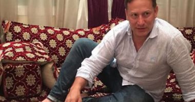 المتحدث باسم حكومة بريطانيا بالشرق الأوسط ينشر صورة لتناوله السحور فى دبى