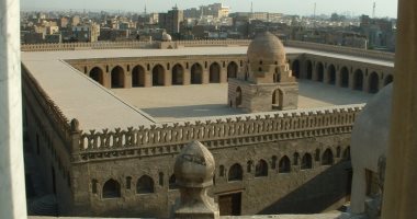 السر فى المسجد.. عرائس "بن طولون" ترفع أيديها للسماء
