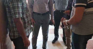 صور.. وكيل صحة الأقصر يتفقد إدارة إسنا الصحية لمناقشة مشكلات الأطباء
