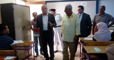 صور.. محافظ جنوب سيناء يتفقد لجان امتحانات الدبلومات الفنية بطور سيناء