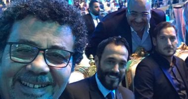 سيلفى يجمع يوسف الشريف وبيومى فؤاد وعمرو عرفة مع النجم الإيطالى "توتي"