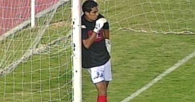 كواليس غرفة الملابس.. سر تغيير لاعب الأهلى بين شوطى نهائى الكأس