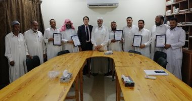 "تحديث الصناعة": تسليم شهادة الأيزو 22000 لـ 5 مصانع للتمور بسيوة