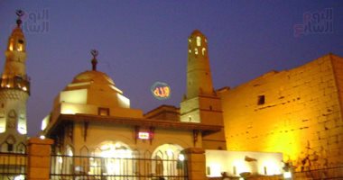 صور.. روحانيات رمضان بالأقصر.. الصلاة والاستمتاع بمسجد أبو الحجاج الأقصرى