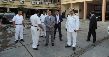 صور .. مدير أمن الإسكندرية يتفقد إدارة شرطة النجدة
