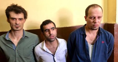 وصول عصابة "البروفيسير" لمحكمة مدينة نصر للتحقيق معهم فى واقعة هروبهم