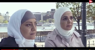 صور.. الحلقة الخامسة من "فوق السحاب" تركز على اضطهاد المحجبات فى المجر