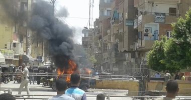 صور.. اشتعال توك توك أمام مزلقان صدفا بسبب حرارة الجو