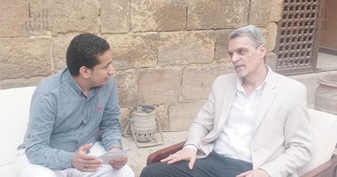 المداحون "6".. المنشد طه الإسكندرانى: نستخدم الموسيقى فى مدح رسول الله وليس لإثارة الغرائز.. وهذا "حلال".. نجل شيخ المبتهلين: تعلمت المهنة من والدى وأتمنى عمل مهرجان دولى للإنشاد الدينى فى مصر