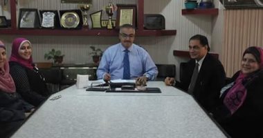 وكيل تعليم المنوفية يناقش مشكلة العجز فى المعلمين بالمدارس 