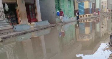 سكان شارع مدرسة الأمير بالخصوص يشكون من طفح مياه الصرف الصحى
