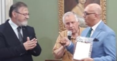 صور.. رومانيا تمنح محمد سلماوى لقب "فارس الآداب"