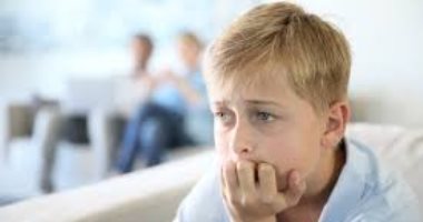 كيف تتعامل مع طفلك كثير الشكوى والإلحاح؟