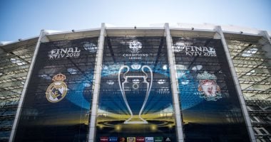 صور.. ملعب كييف يتزين لاستضافة مباراة ليفربول وريال مدريد