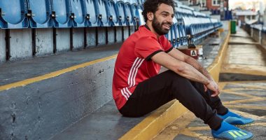 محمد صلاح يواجه ريال مدريد فى نهائى دوري ابطال اوروبا بحذاء جديد.. صور