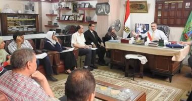 وكيل "تعليم المنوفية" يناقش الاستعداد لاستقبال امتحانات الثانوية العامة