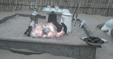 صور.. القهوة العربية المشروب الرسمى بدواوين ومجالس سيناء فى شهر رمضان