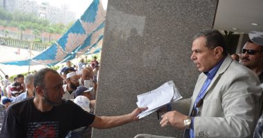 صور.. وزير القوى العاملة يتابع المرحلة الثانية للانتخابات العمالية