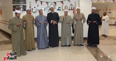 صور.. وفد من "أوقاف الأقصر" يزور مستشفى شفاء الأورمان لدعم المرضى