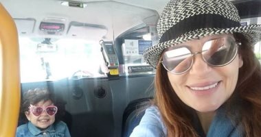 كارول سماحة تنشر صورة مع ابنتها "تالا" فى لندن