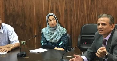 نائب رئيس جامعة طنطا يبحث مشاكل الطلاب الوافدين مع مديرى الدراسات العليا