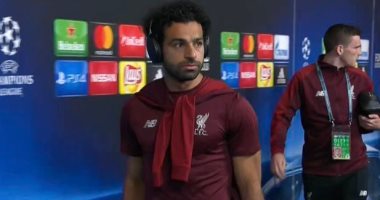 محمد صلاح يتلقى تحية خاصة بملعب نهائى دورى أبطال أوروبا.. فيديو