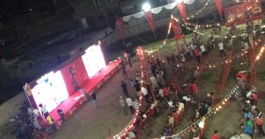صور.. توافد أهالى نجريج على مركز شباب محمد صلاح قبل نهائى أبطال أوروبا