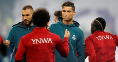 أسطورة أرسنال يراهن على محمد صلاح: سيسجل أهدافا أكثر من رونالدو