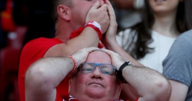 شاهد.. رد فعل جماهير ليفربول بعد إصابة محمد صلاح فى نهائى الأبطال