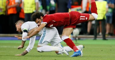مدافع روسيا يسأل "راموس": وضح لنا كيف يمكن إيقاف محمد صلاح؟