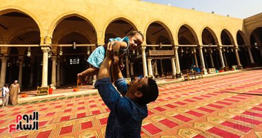 صورة اليوم.. اللى ماخلفش بنات ماشبعش من الحنية وماداقش الحلويات