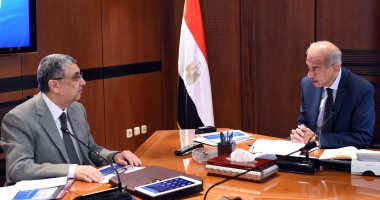 رئيس الوزراء: الحكومة ستتصدى بكل قوة لظاهرة سرقة التيار الكهربى