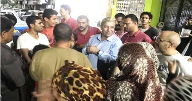 محافظ الإسماعيلية يعتذر لأهالى شارع العشرينى بسبب تراكم مياه الصرف الصحى