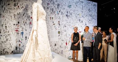 بالصور المشاهير ونجوم المجتمع في معرض Viktor & Rolf