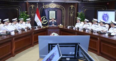وزير الداخلية مهنئا رجال الشرطة بعيد الفطر: نرجو مواصلة تأمين مسيرة الوطن نحو التقدم