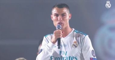 فيديو.. نجوم ريال مدريد يتسلحون بالغناء لإقناع رونالدو بالبقاء