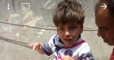 صور.. مأساة الطفل "مجدى" يعانى من ضمور بالمخ بسبب إهمال طبى