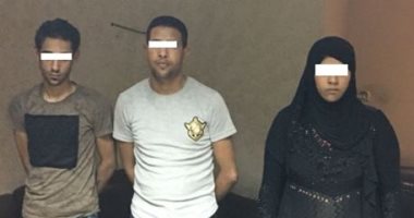 عصابة مسلحة تقودها سيدة تسطو على السيارات بالطريق الزراعى