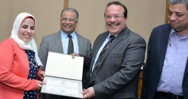رئيس جامعة طنطا يكرم الفريق الطبى منقذ طفل "السيخ الحديدى"