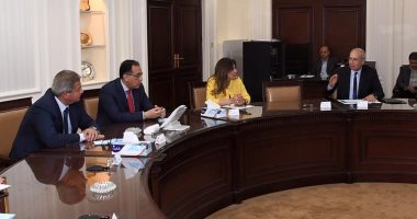 وزير الرياضة يبحث إنشاء 3 صالات مغطاة استعدادًا لمونديال اليد