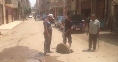 مياه القناه تنهى مشكلة طفح مياه شارع العشرينى بالإسماعيلية
