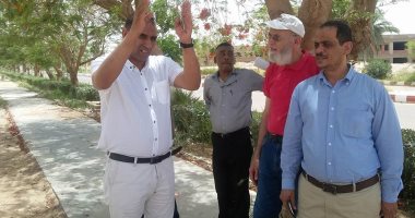 رئيس جامعة أسوان يتفقد أعمال الصيانة بالحرم الجامعى بصحارى "صور"