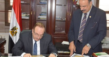 صور.. محافظ بنى سويف يعتمد نتيجة الإعدادية بنسبة نجاح 65.8% 