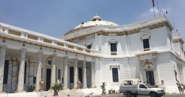 السيسي يؤدى اليمين الدستورية أمام البرلمان السبت.. ويلقى خطابا للأمة.. رئيس النواب يدعو المجلس لجلسة خاصة.. وشريف إسماعيل وشيخ الأزهر والبابا تواضروس أبرز الحضور.. والعلم المصرى يزين مبانى البرلمان والحكومة