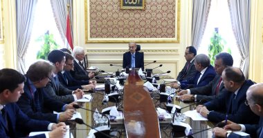 صور.. رئيس الوزراء يبحث مع وزير الاستثمار البريطانى سبل التعاون المشترك 