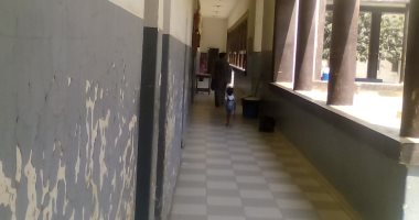 صور.. اضبط مخالفة.. الإهمال يضرب مستشفى منوف العام والقطط تحاصر المرضى