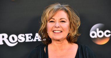 تغريدة عنصرية لمستشارة أوباما السابقة وراء ايقاف مسلسل Roseanne