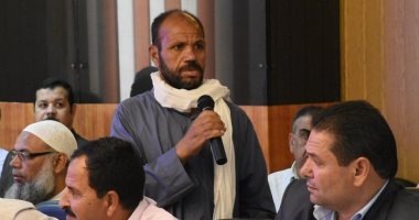 صور.. محافظ الشرقية يقر مساعدة شهرية وإعادة إعمار منزل مواطن بأبوكبير